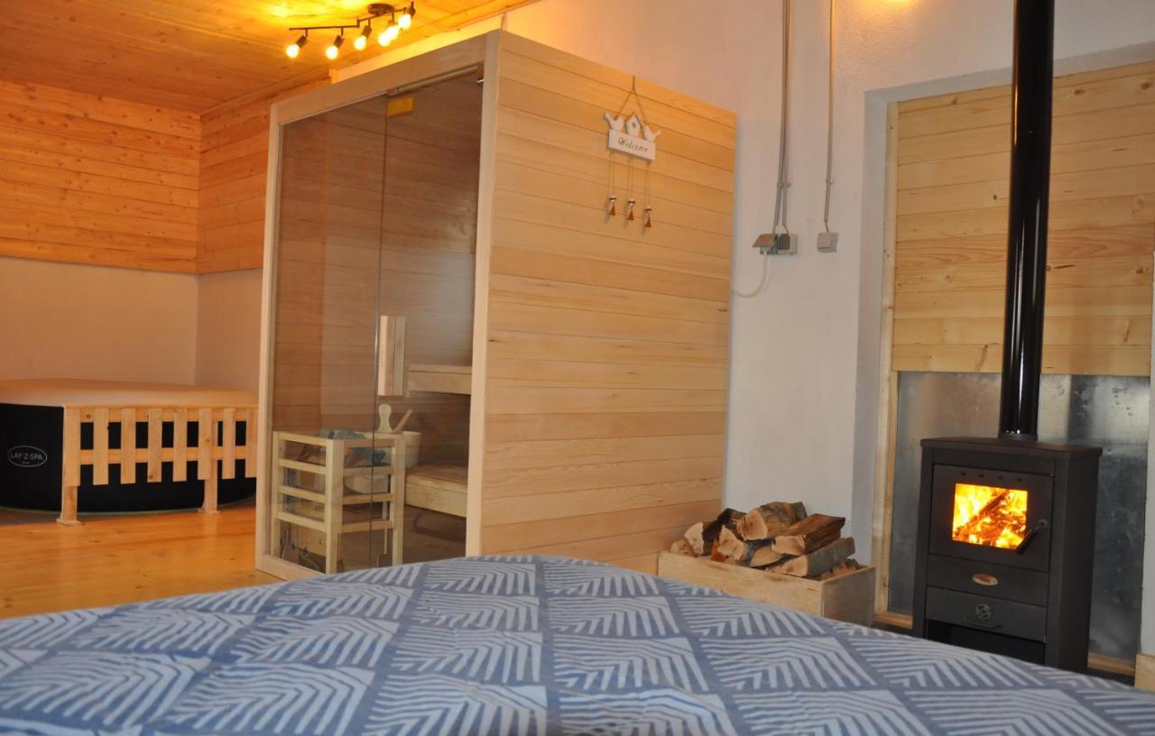 Glamping Laze Chalet
