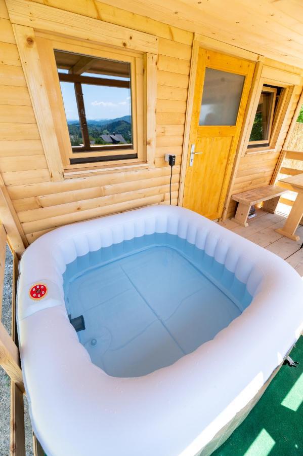 Glamping Laze Chalet