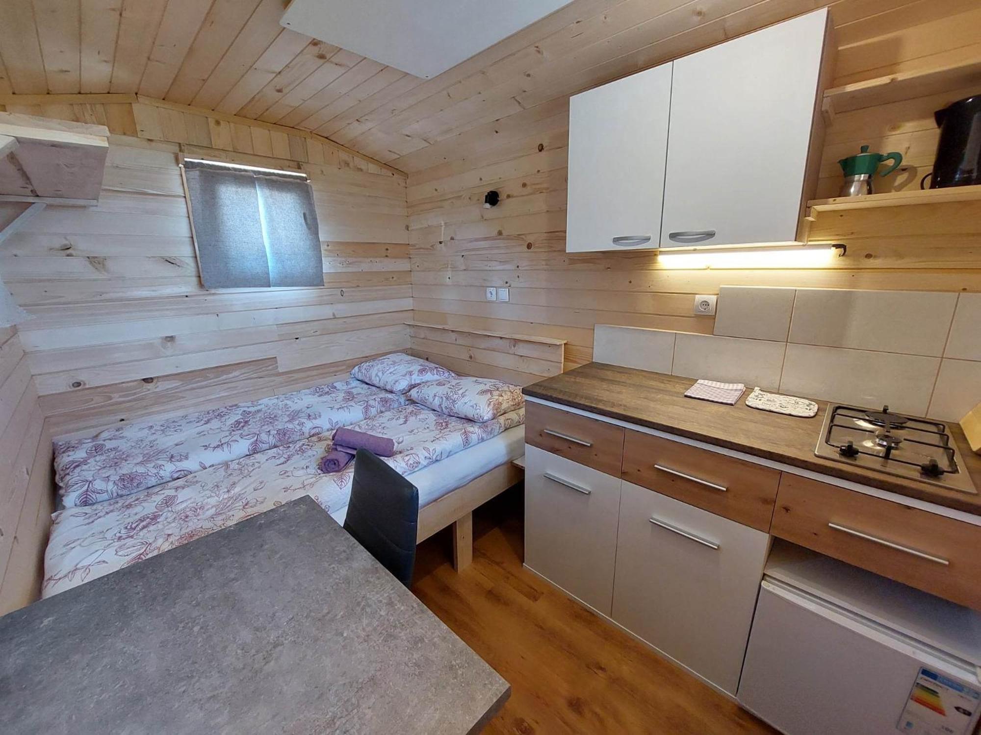 Glamping Laze Chalet